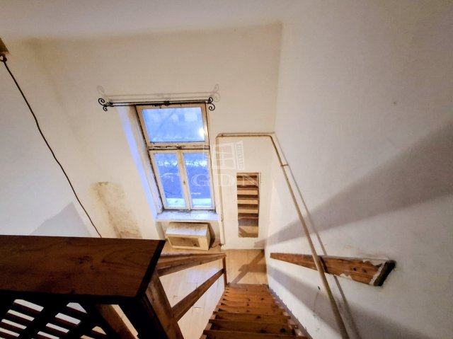 Eladó téglalakás, Budapesten, VIII. kerületben, Baross utcában