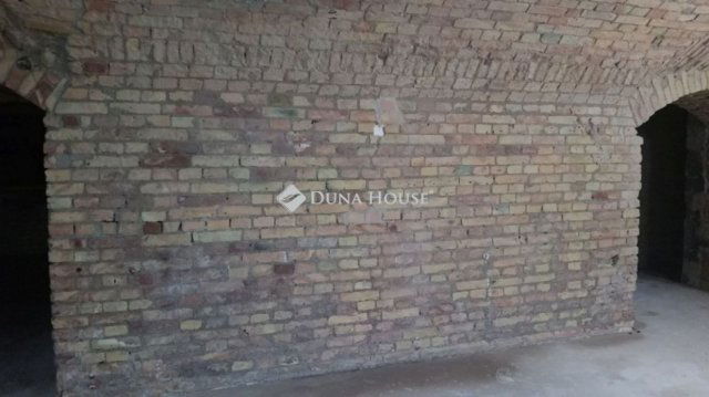 Eladó üzlethelyiség, Budapesten, VIII. kerületben 63.72 M Ft