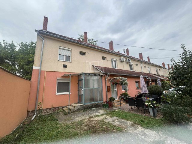 Eladó sorház, Sárváron 49 M Ft, 3 szobás / költözzbe.hu