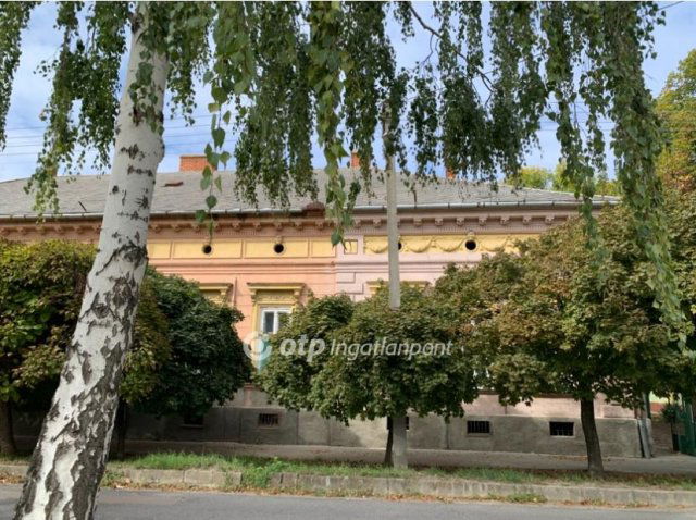 Eladó téglalakás, Túrkevén 14.9 M Ft, 2 szobás