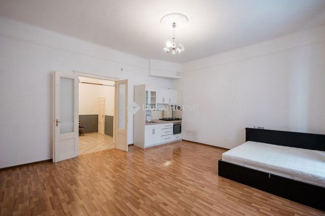 Eladó téglalakás, Budapesten, V. kerületben 99 M Ft, 1 szobás