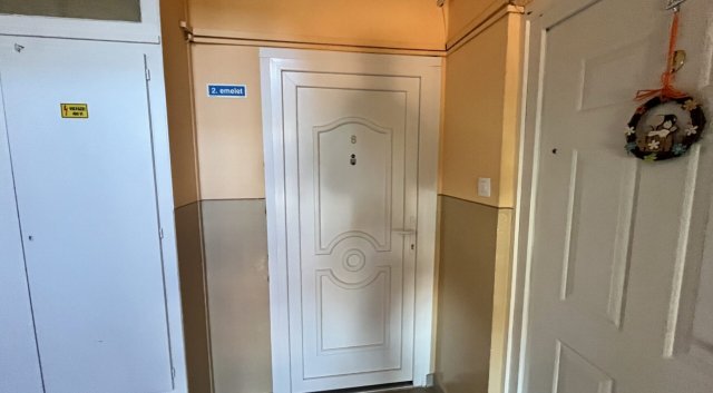 Eladó panellakás, Békéscsabán 34.9 M Ft, 2 szobás