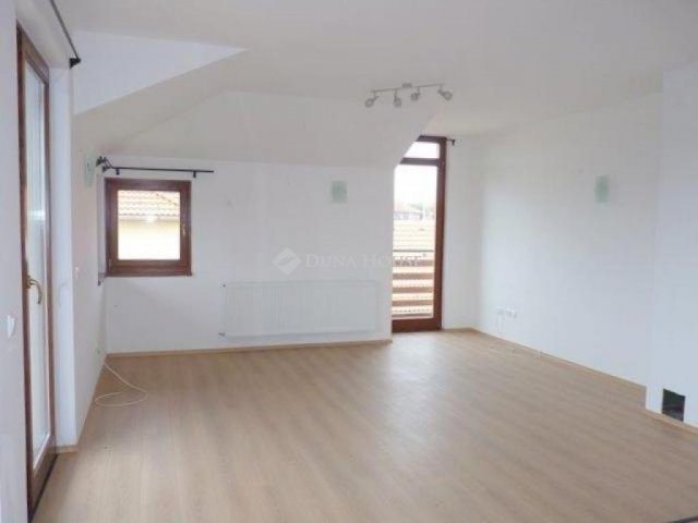 Kiadó téglalakás, albérlet, Kaposváron, Wigner Jenő utcában