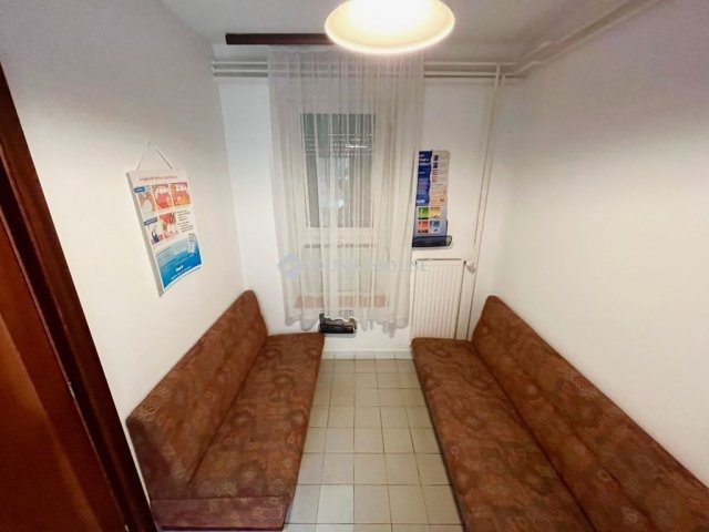 Eladó családi ház, Székesfehérvárott 159.9 M Ft, 4 szobás