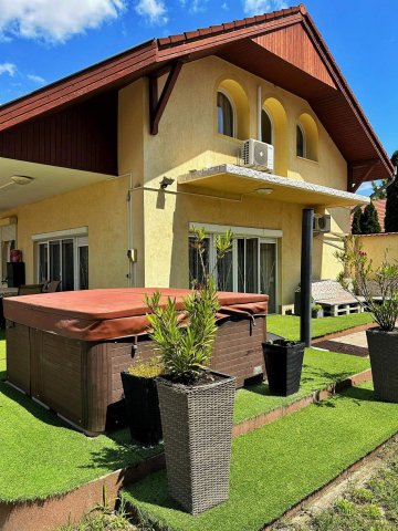 Eladó családi ház, Baján, Nagy Lajos Király utcában 135 M Ft