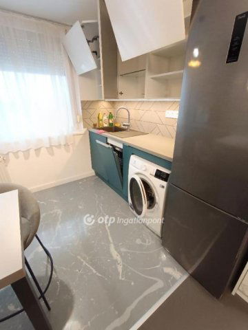 Eladó panellakás, Tatabányán 48.99 M Ft, 2+1 szobás