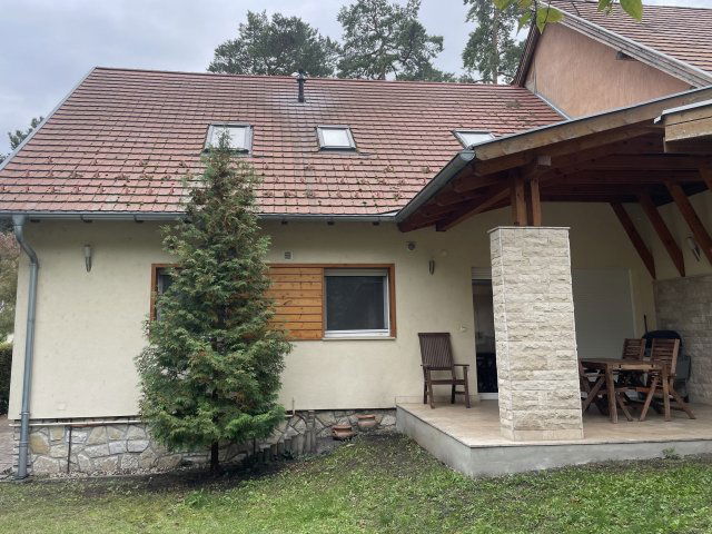 Eladó családi ház, Siófokon 188.5 M Ft, 6 szobás