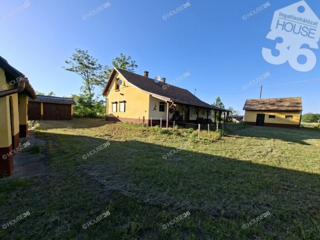Eladó mezogazdasagi ingatlan, Tiszaalpáron 27.5 M Ft, 3 szobás