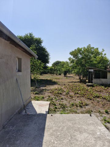 Eladó családi ház, Újszászon 23 M Ft, 4 szobás