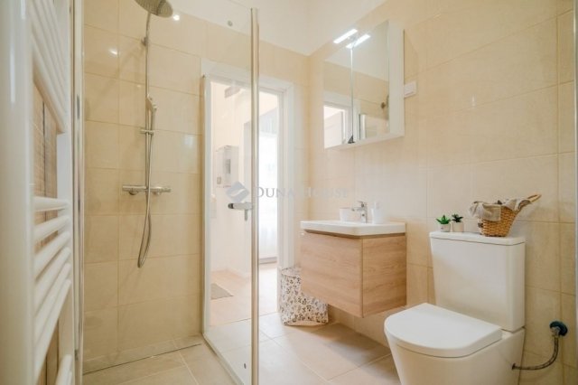 Eladó téglalakás, Budapesten, XII. kerületben 109.9 M Ft