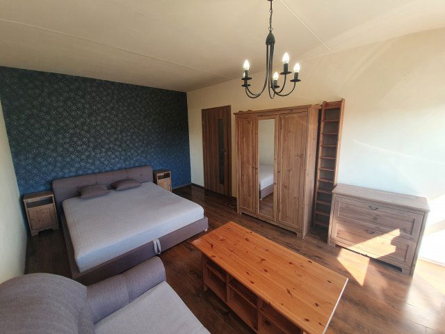 Kiadó panellakás, albérlet, Debrecenben 180 E Ft / hó, 2 szobás