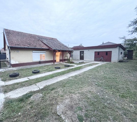 Eladó családi ház, Nyáregyházán 27.5 M Ft, 2 szobás