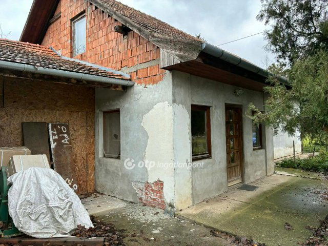 Eladó családi ház, Gyulán 36 M Ft, 2+2 szobás