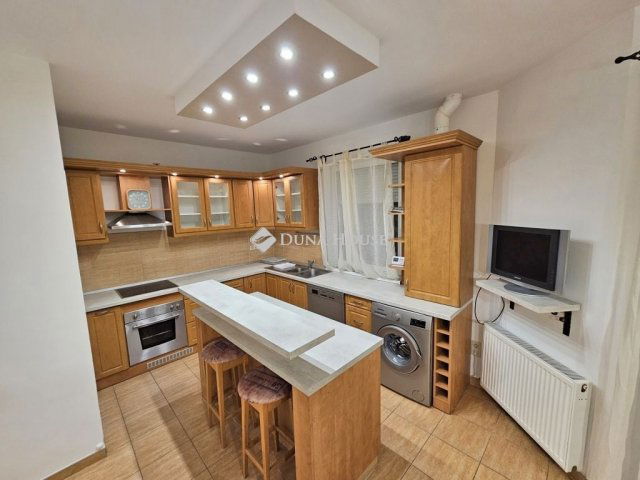 Eladó családi ház, Üllőn 119.89 M Ft, 4 szobás