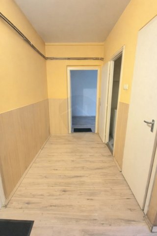 Eladó panellakás, Baján 29.99 M Ft, 2 szobás