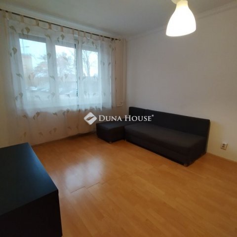 Kiadó panellakás, albérlet, XV. kerületben, Neptun utcában