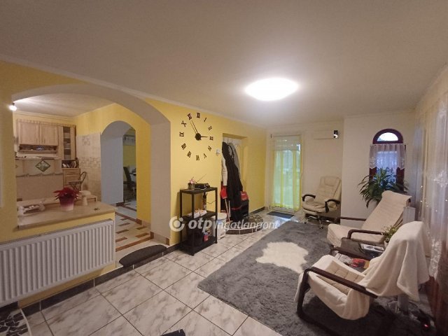 Eladó családi ház, Dunaharasztin 89.9 M Ft, 2+1 szobás