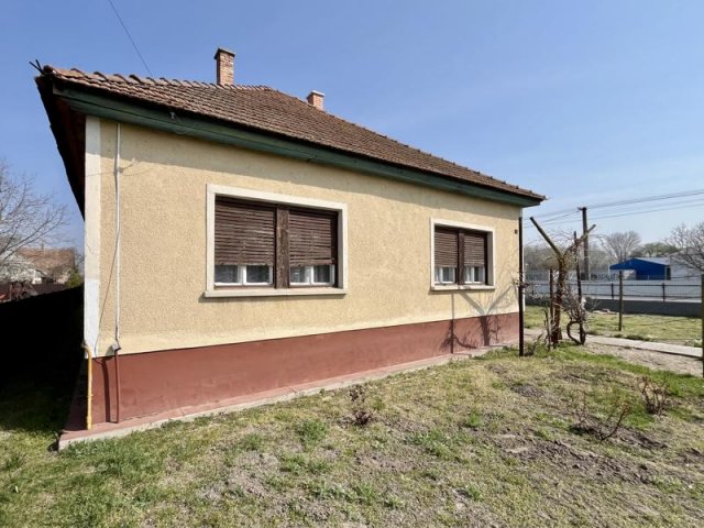 Eladó családi ház, Nagykátán 45 M Ft, 3 szobás