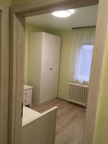 Kiadó téglalakás, albérlet, Debrecenben 280 E Ft / hó, 3 szobás