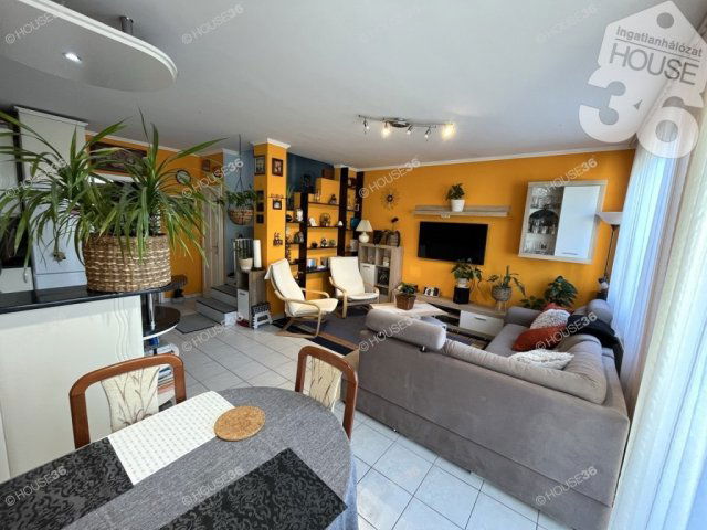 Eladó téglalakás, Kecskeméten 87.9 M Ft, 5 szobás