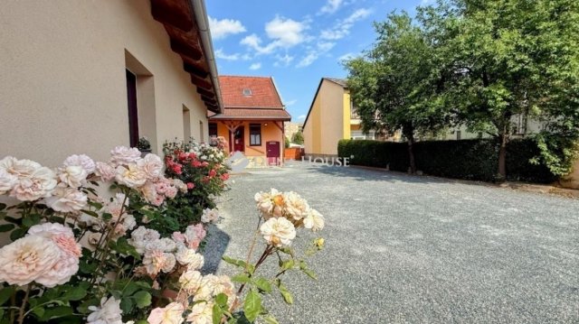 Eladó családi ház, Szentgotthárdon 129.9 M Ft, 5 szobás