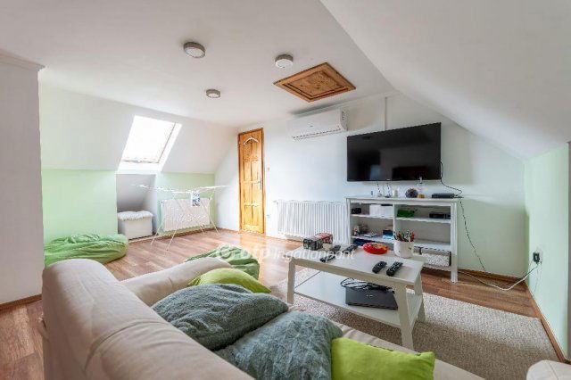 Eladó családi ház, Velencén 179.9 M Ft, 4 szobás