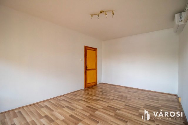 Eladó panellakás, Székesfehérvárott 52 M Ft, 2+1 szobás