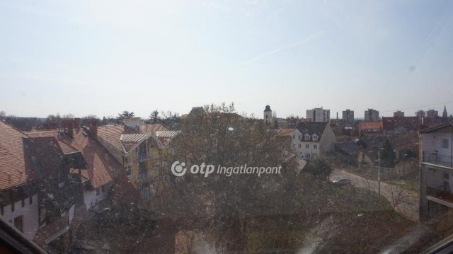 Eladó téglalakás, Gyöngyösön 47.5 M Ft, 3 szobás