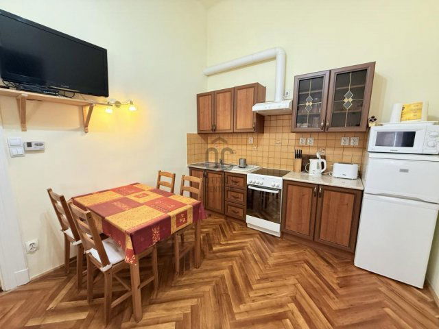 Eladó téglalakás, Budapesten, VII. kerületben 73 M Ft, 2 szobás
