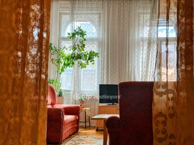 Eladó téglalakás, Budapesten, VII. kerületben 120 M Ft