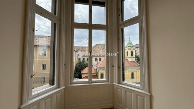 Kiadó téglalakás, albérlet, VII. kerületben, Rákóczi úton