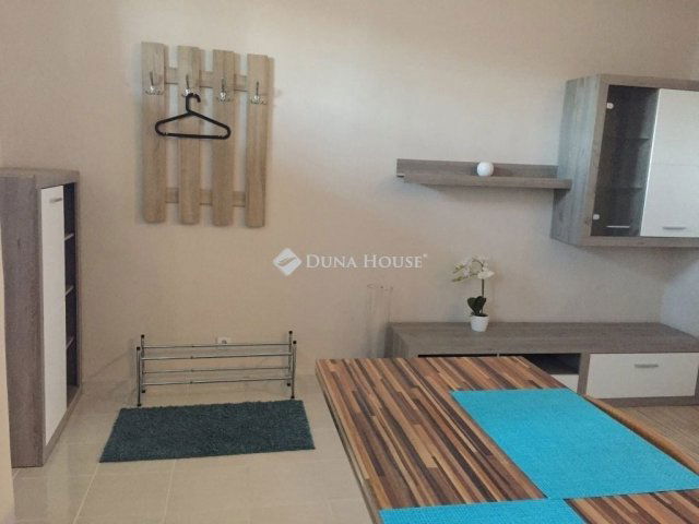 Eladó téglalakás, Budapesten, III. kerületben 80 M Ft, 2 szobás