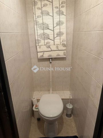 Eladó téglalakás, Pécsett 49.9 M Ft, 2+1 szobás