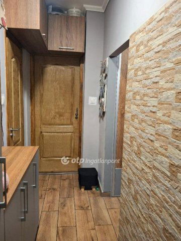 Eladó téglalakás, Békéscsabán 25.99 M Ft, 1 szobás