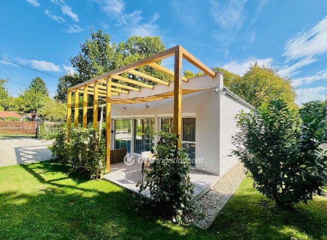 Eladó családi ház, Balatonudvariban 195 M Ft, 2+4 szobás