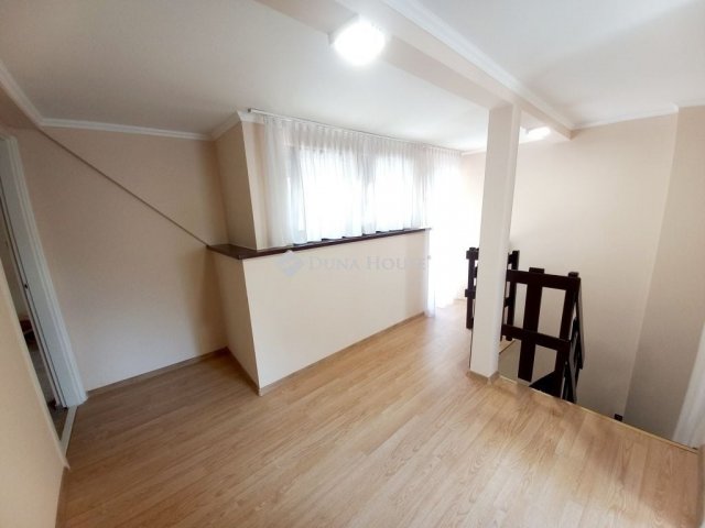 Eladó ikerház, Kecskeméten 98 M Ft, 4 szobás
