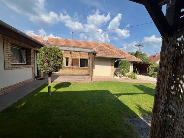 Eladó családi ház, Taksonyon 77.5 M Ft, 3 szobás