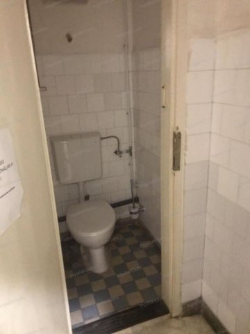 Kiadó üzlethelyiség, Kecskeméten 100 E Ft / hó, 3 szobás