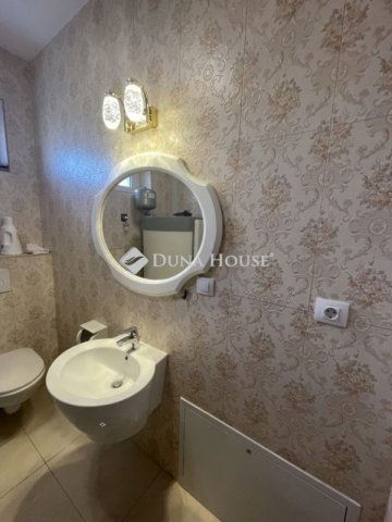 Eladó családi ház, Budapesten, II. kerületben 393.75 M Ft