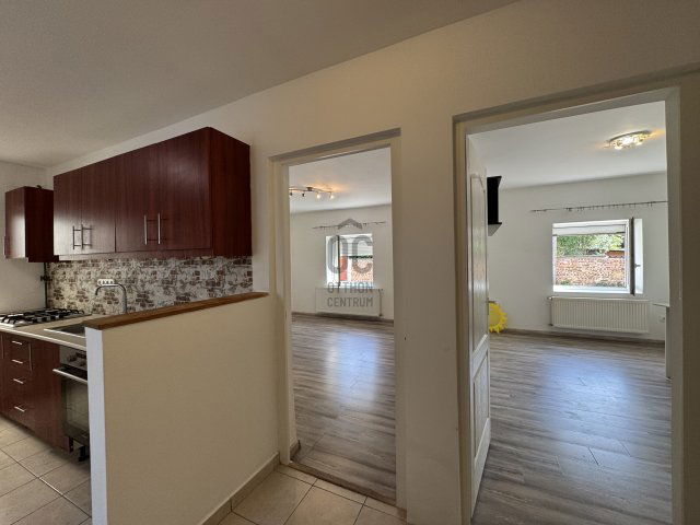 Kiadó családi ház, albérlet, Budaörsön 330 E Ft / hó