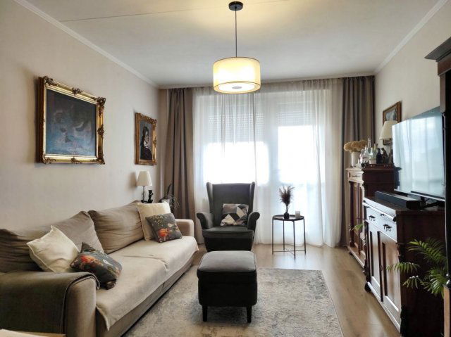 Eladó panellakás, Debrecenben 94.9 M Ft, 3 szobás