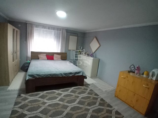 Eladó családi ház, Érsekcsanádon 23.5 M Ft, 1 szobás