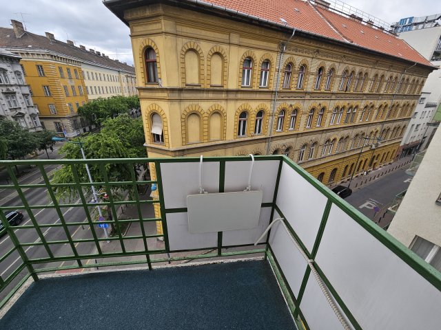 Eladó téglalakás, Budapesten, VIII. kerületben 84.9 M Ft
