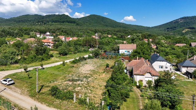 Eladó telek, Diósjenőn, Csokonai utcában 7.9 M Ft