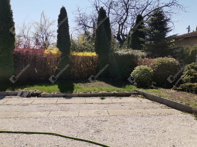 Eladó családi ház, Kisbéren 100 M Ft, 7 szobás