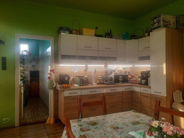 Eladó családi ház, Újhartyánon 99.9 M Ft, 5 szobás