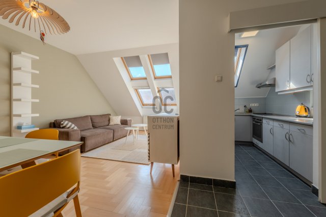 Eladó téglalakás, Budapesten, VII. kerületben, Holló utcában