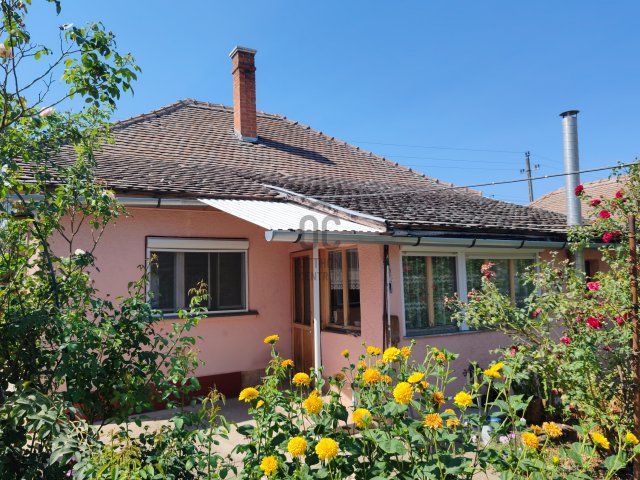 Eladó családi ház, Mezőtúron 22 M Ft, 3 szobás