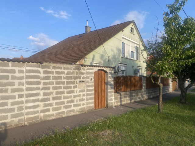 Eladó családi ház, Budapesten, XVIII. kerületben 114.9 M Ft