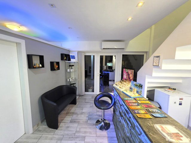 Eladó üzlethelyiség, Dunaújvárosban, Szabadság úton 42 M Ft